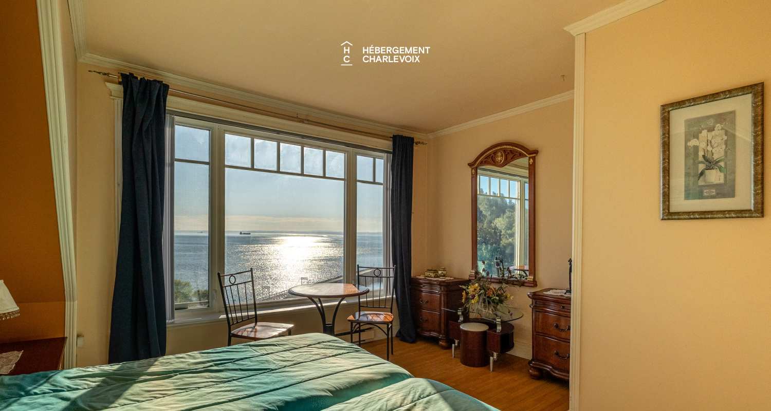 JAU-230 - Historic riverfront home with private hot tub